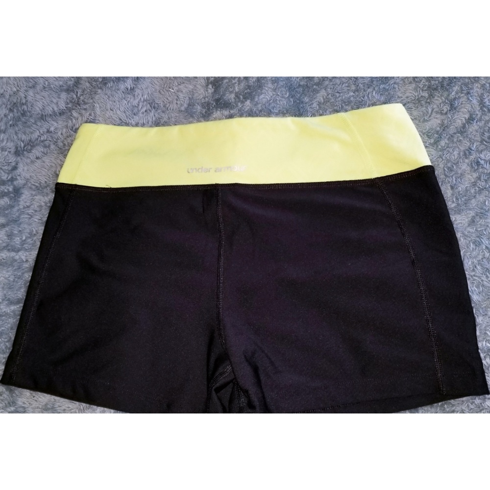 Under Armour Training Shorts - Picture 3 of 3